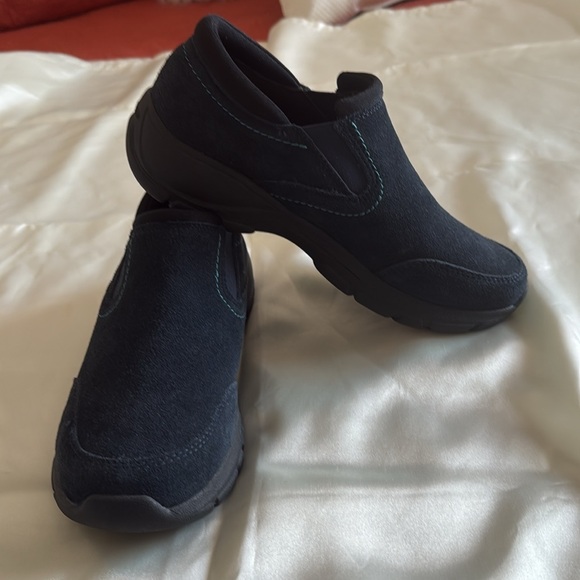 Lands End Women’s Shoes - Picture 2 of 4